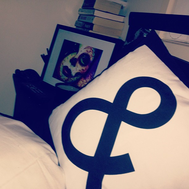 Ampersand pillow and skull art #bedroomdecor #monochromatic #interiordesign #sugarskull #art #graphicdesigner